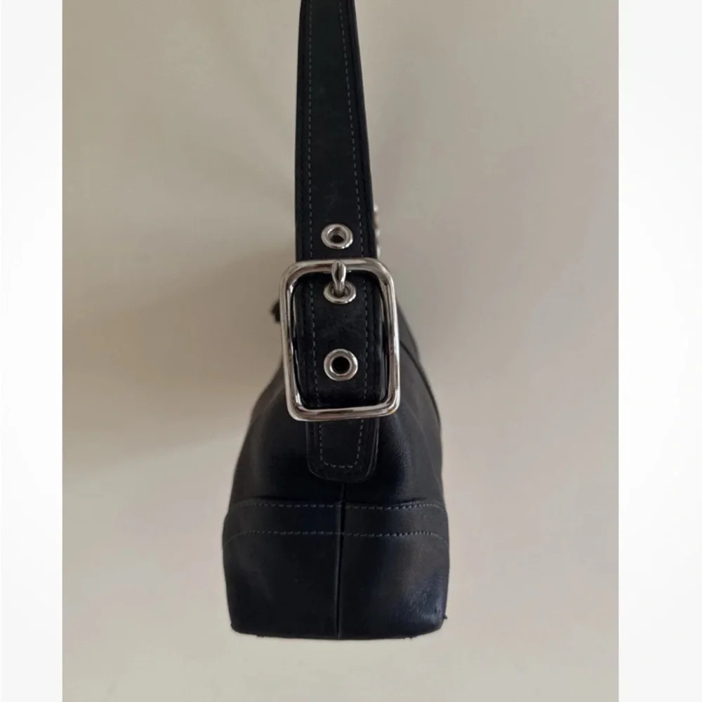 Coach Vintage Black Leather Hamptons SoHo Semi Baguette Shoulder Bag NWOT - Picture 3 of 10